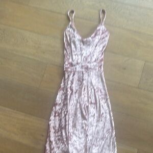 Elegant Pink Velvet Mini Dress
